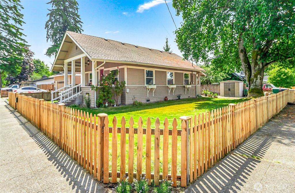 Photo of 908 E 5th Street, Arlington, WA 98223 (MLS # 2393857)