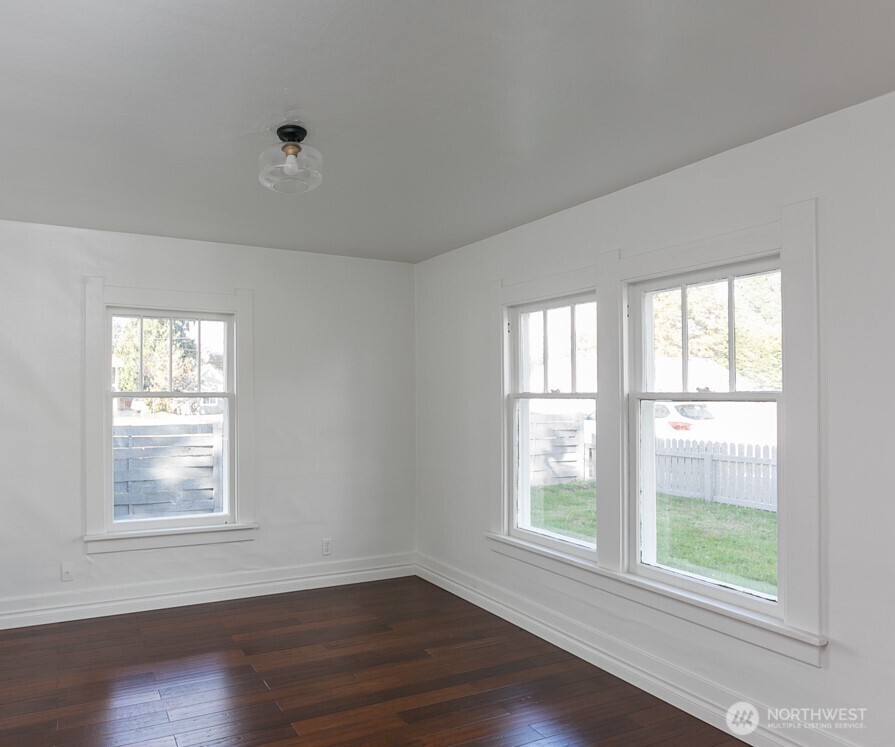 319 E Main Avenue