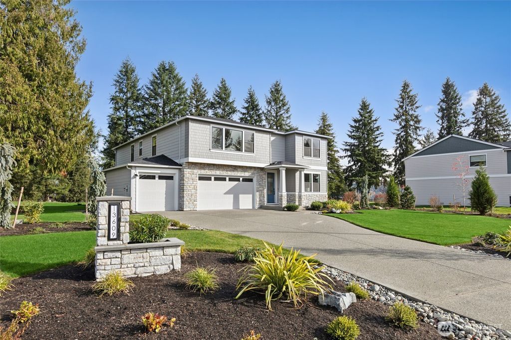 Photo of 13609 102nd Drive SE #19, Snohomish, WA 98296 (MLS # 2379616)