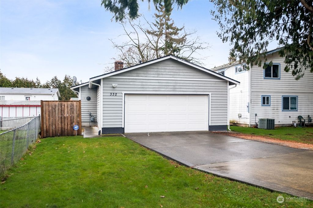 Photo of 332 Main Street, Algona, WA 98001 (MLS # 2029034)