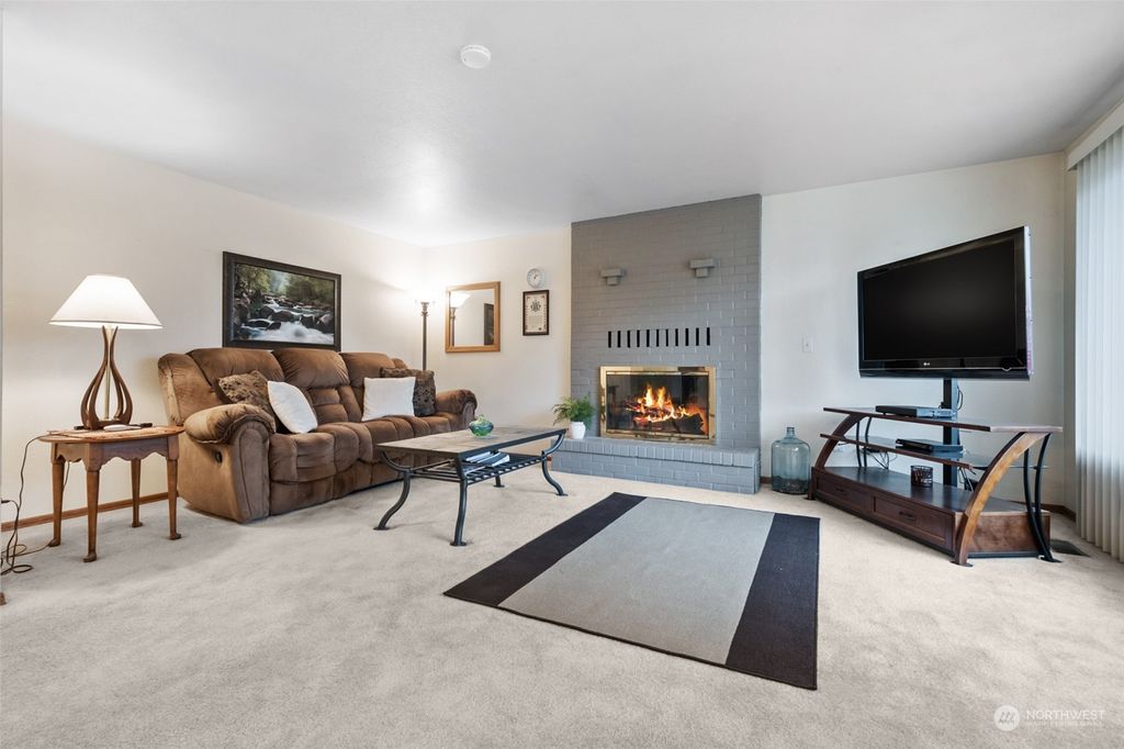 Photo of 332 Main Street, Algona, WA 98001 (MLS # 2029034)