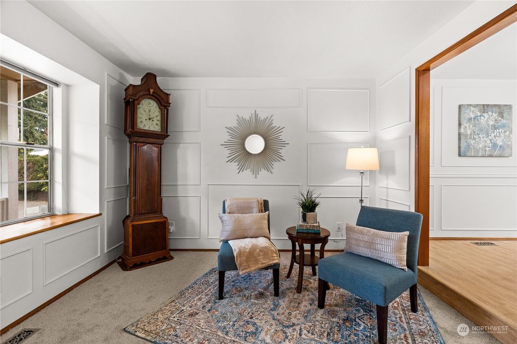 Photo of 32910 3rd Avenue SW, Federal Way, WA 98023 (MLS # 2058254)