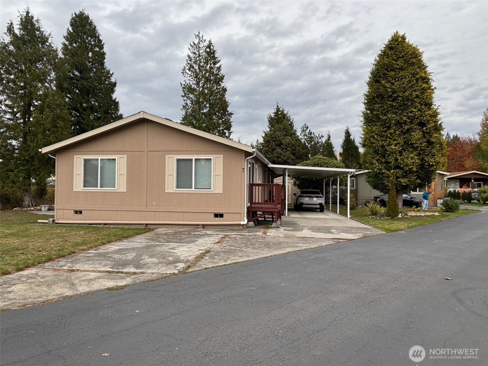 8370 Harborview Road 7