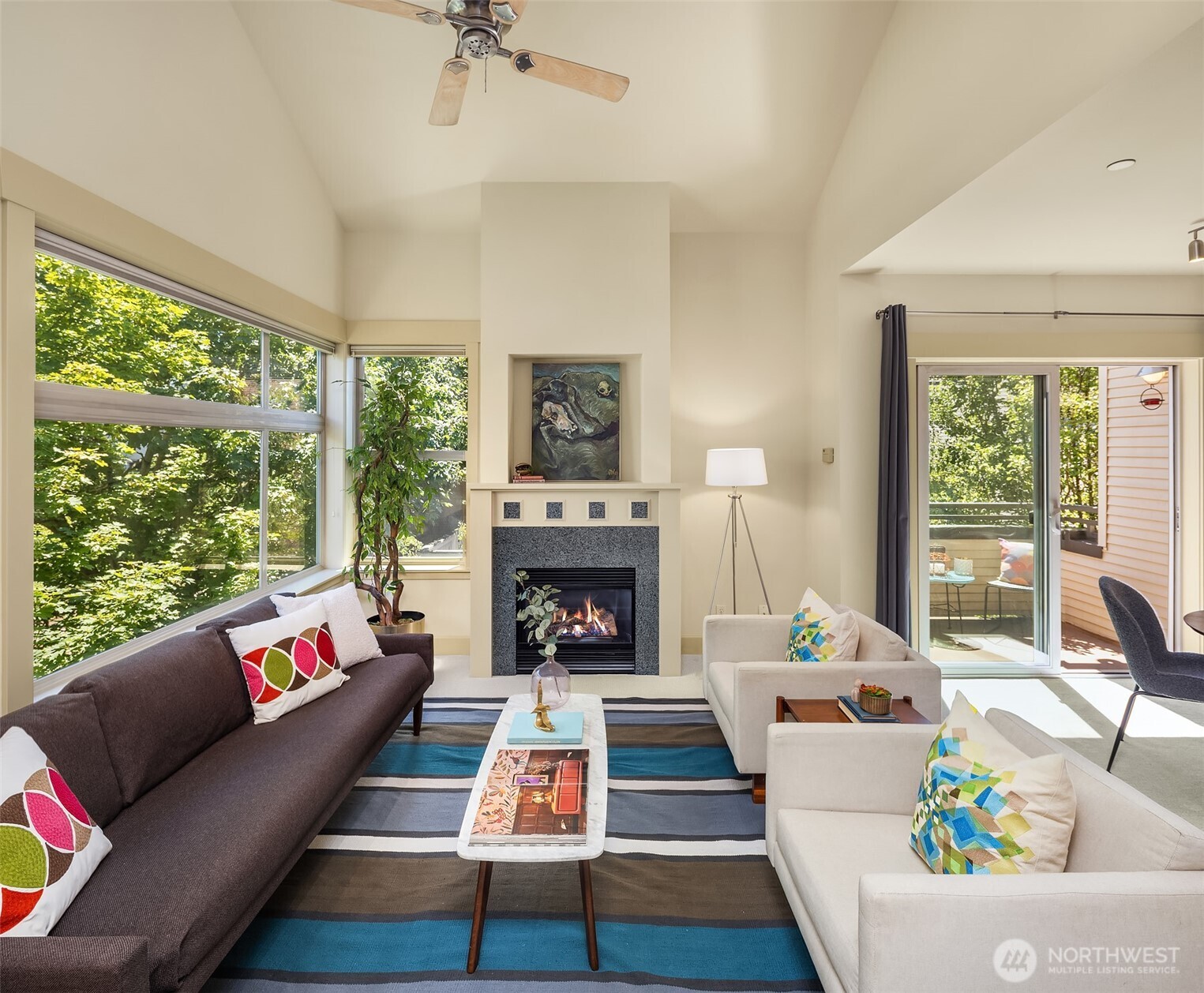 2035 Eastlake Avenue E 301