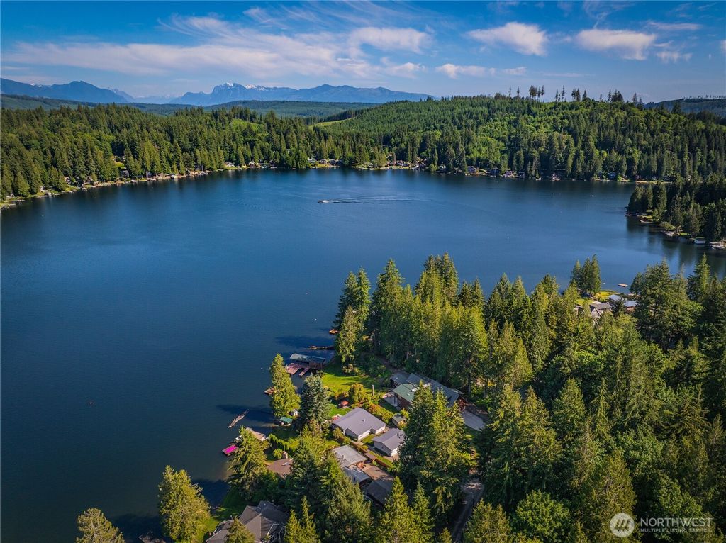 Photo of 29 NW LAKE ROESIGER ROAD Rd, Snohomish, WA 98290 (MLS # 2431118)