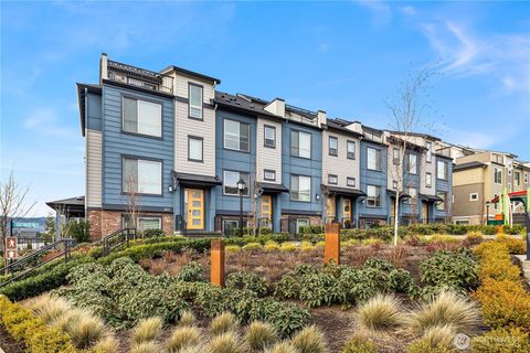 1027 6th Walk NE Issaquah WA 98029