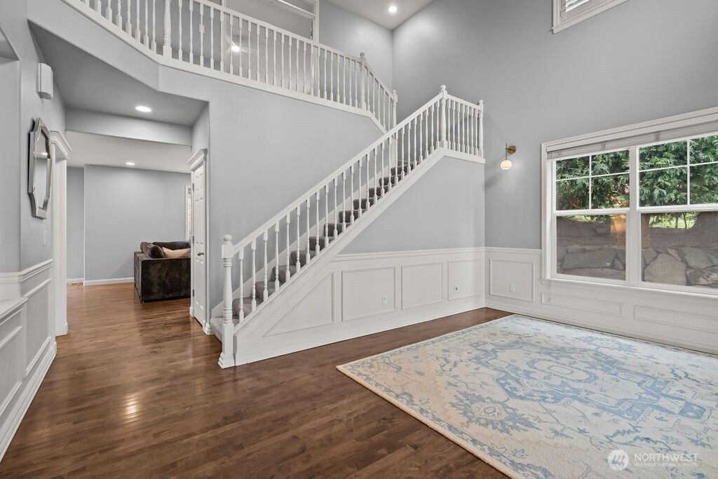 Photo of 25424 NE 39th Way, Redmond, WA 98053 (MLS # 2484397)