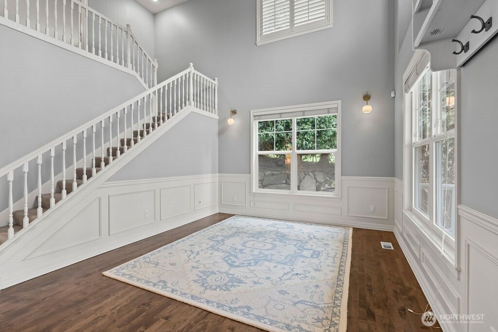 Photo of 25424 NE 39th Way, Redmond, WA 98053 (MLS # 2484397)