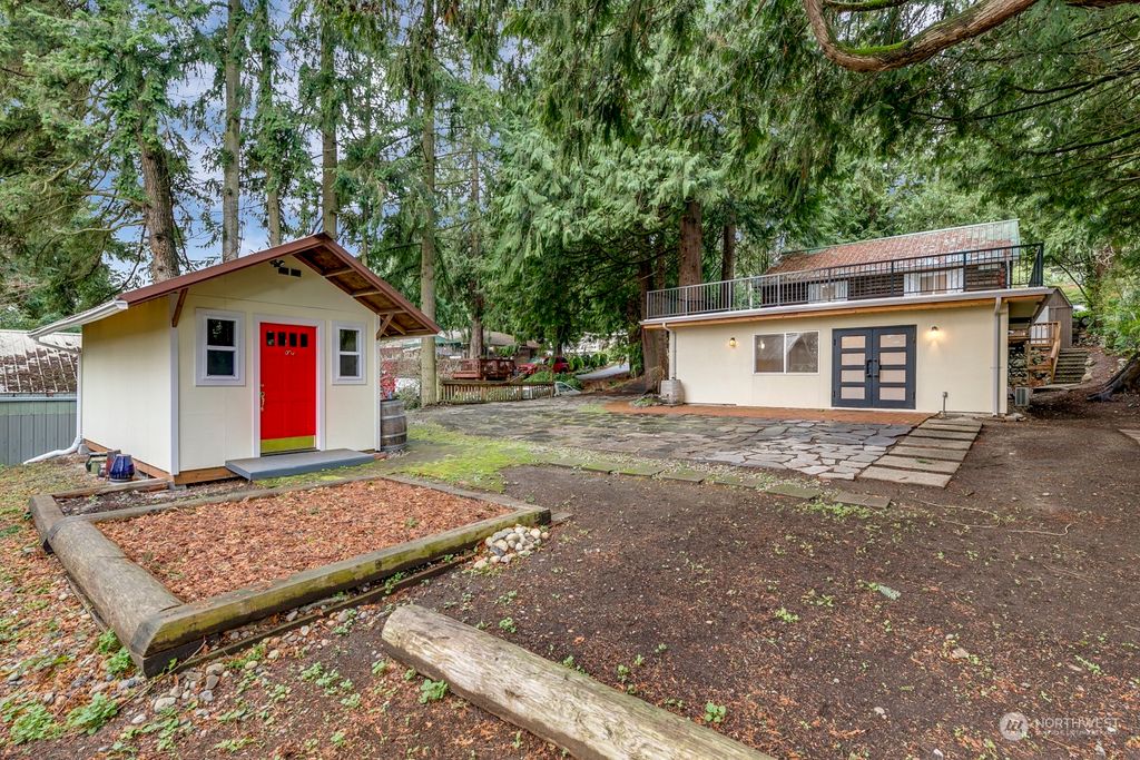 Photo of 15256 Densmore Avenue N, Shoreline, WA 98133 (MLS # 2311870)