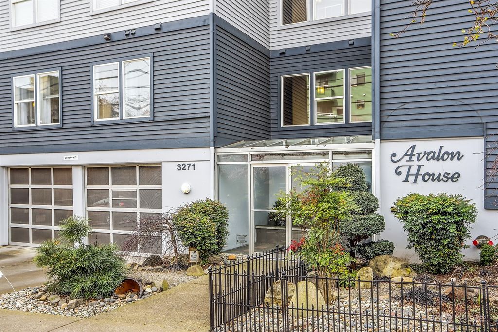 Photo of 3271 SW Avalon Way #401, Seattle, WA 98126 (MLS # 2048515)