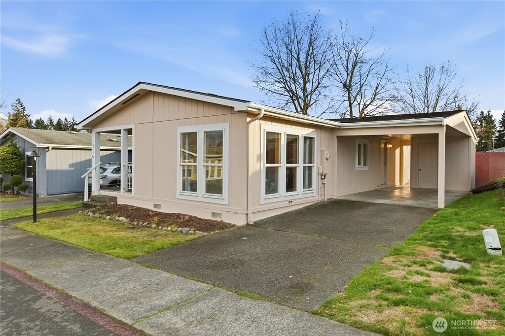 Photo of 15011 SE 274th Lane, Kent, WA 98042 (MLS # 2457048)