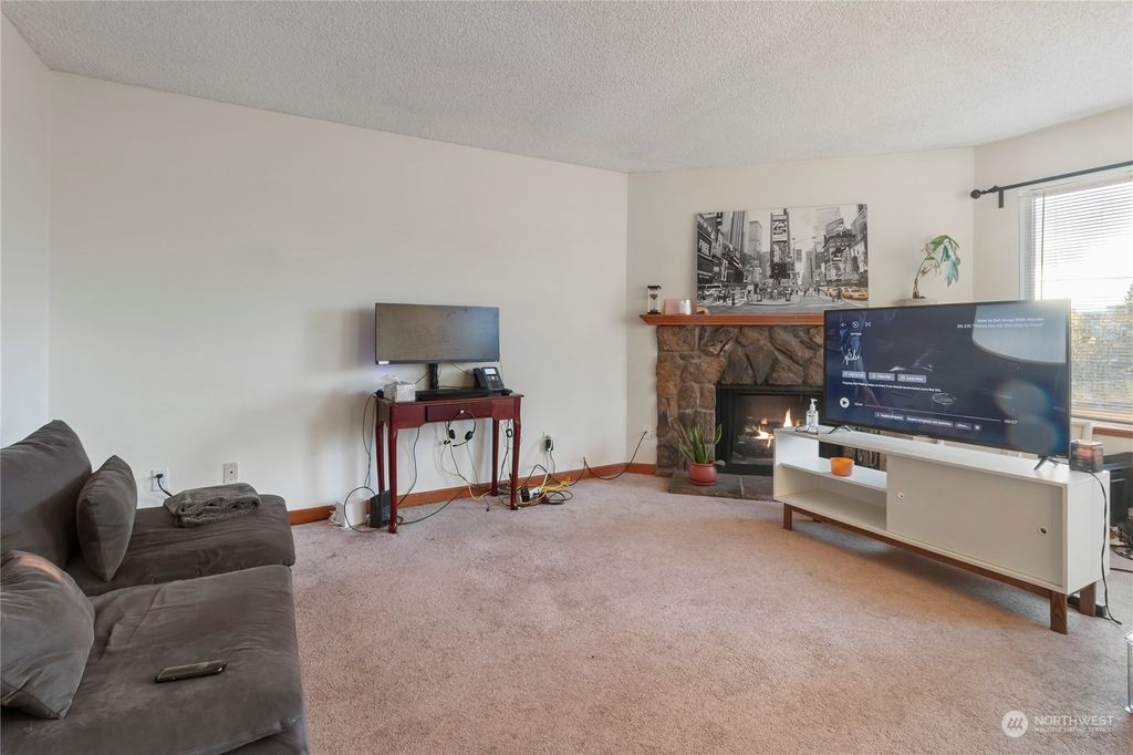 Photo of 3233 NE 12th Street #311, Renton, WA 98056 (MLS # 2195790)