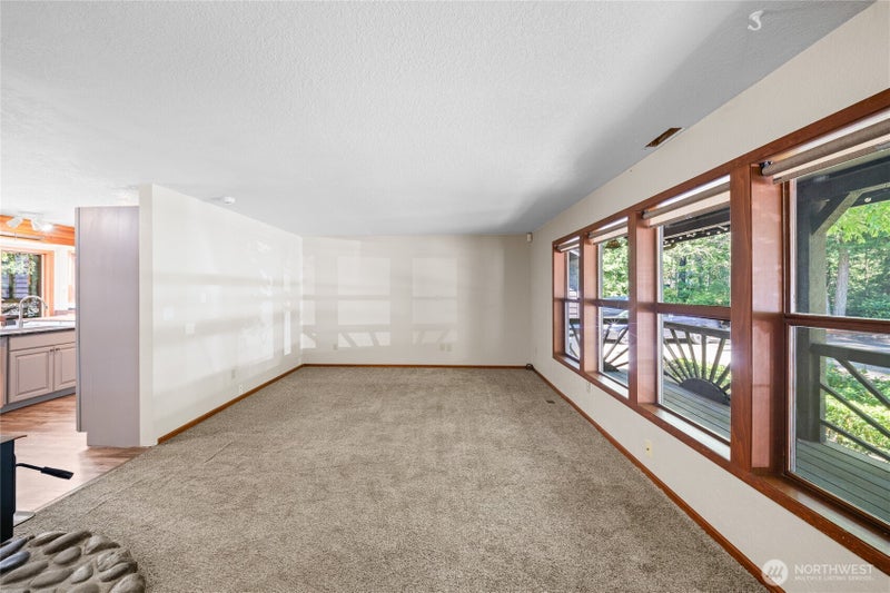 211 E Aycliffe Drive