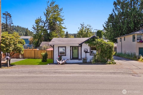 Photo of 60 2nd Avenue NE, Issaquah, WA 98027 (MLS # 2594045)