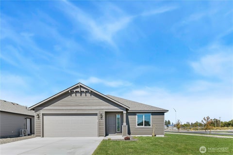 Photo of 336 N Sandy Loop, Moses Lake, WA 98837 (MLS # 2582672)