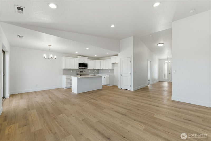 336 N Sandy Loop
