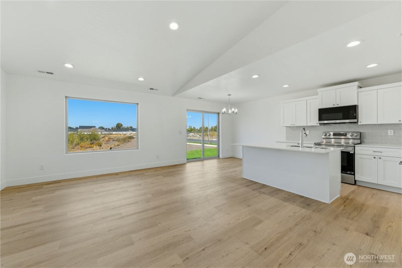 336 N Sandy Loop