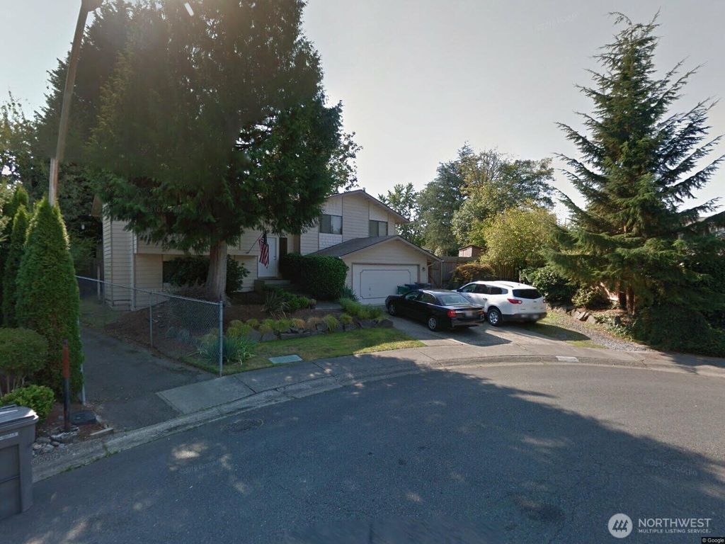 Photo of 551 19th Place, Kirkland, WA 98033 (MLS # 2374617)