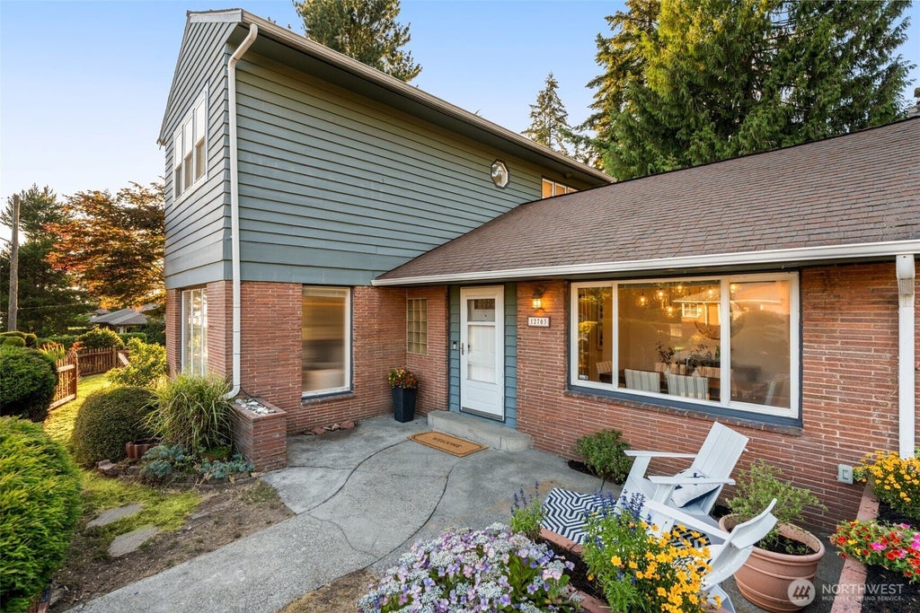 Photo of 12703 4th Avenue NW, Seattle, WA 98177 (MLS # 2557913)
