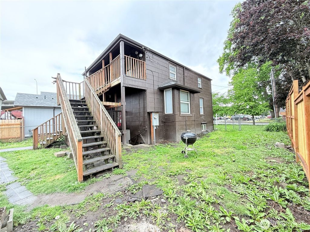 Photo of 328 S Division Street, Auburn, WA 98001 (MLS # 2376207)