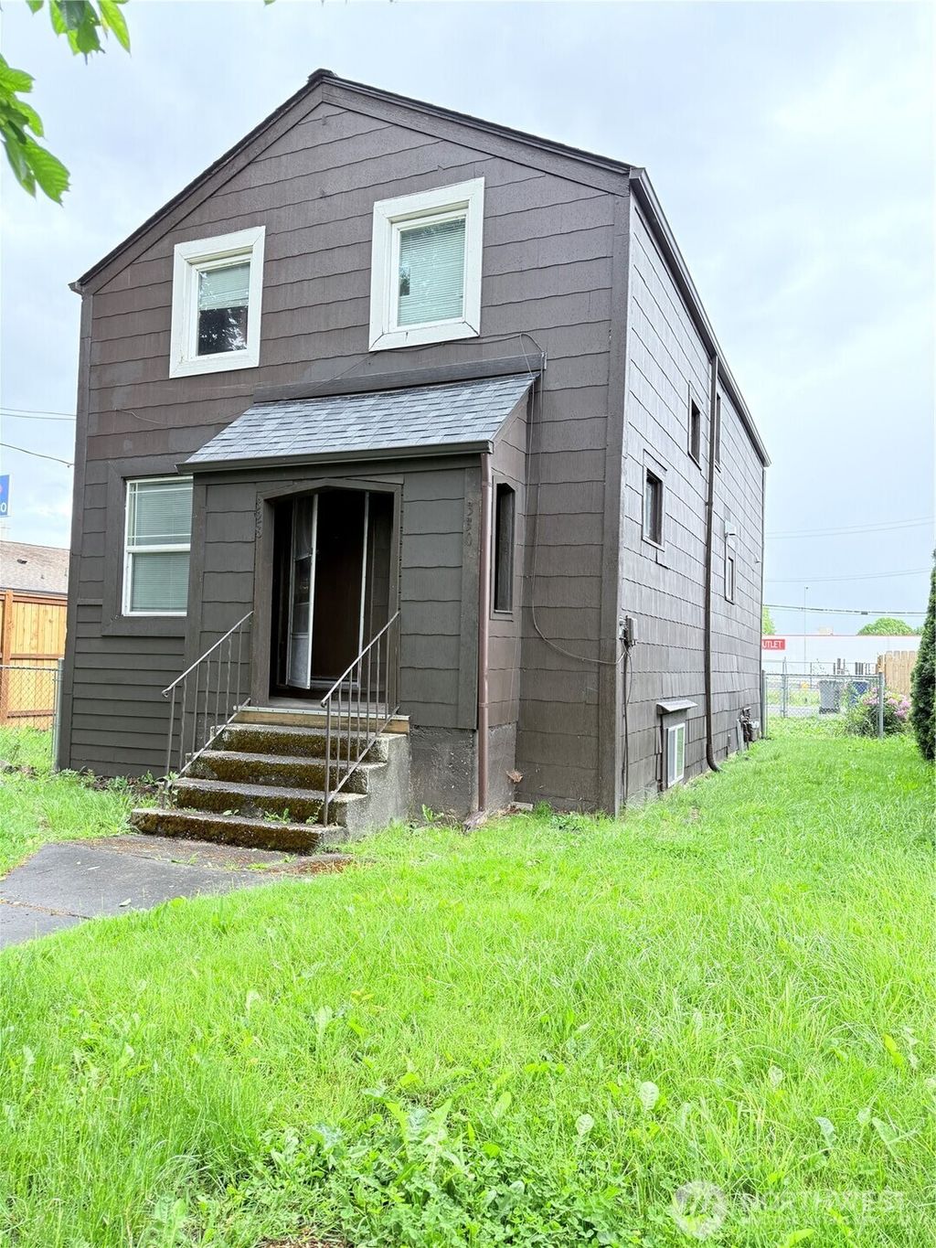 Photo of 328 S Division Street, Auburn, WA 98001 (MLS # 2376207)