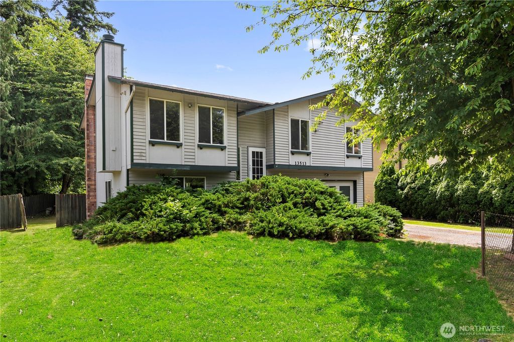 Photo of 13513 47th Avenue NE, Marysville, WA 98271 (MLS # 2366883)