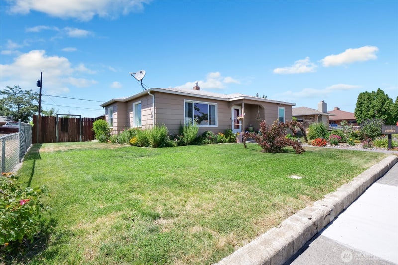 1118 W Cascade Avenue