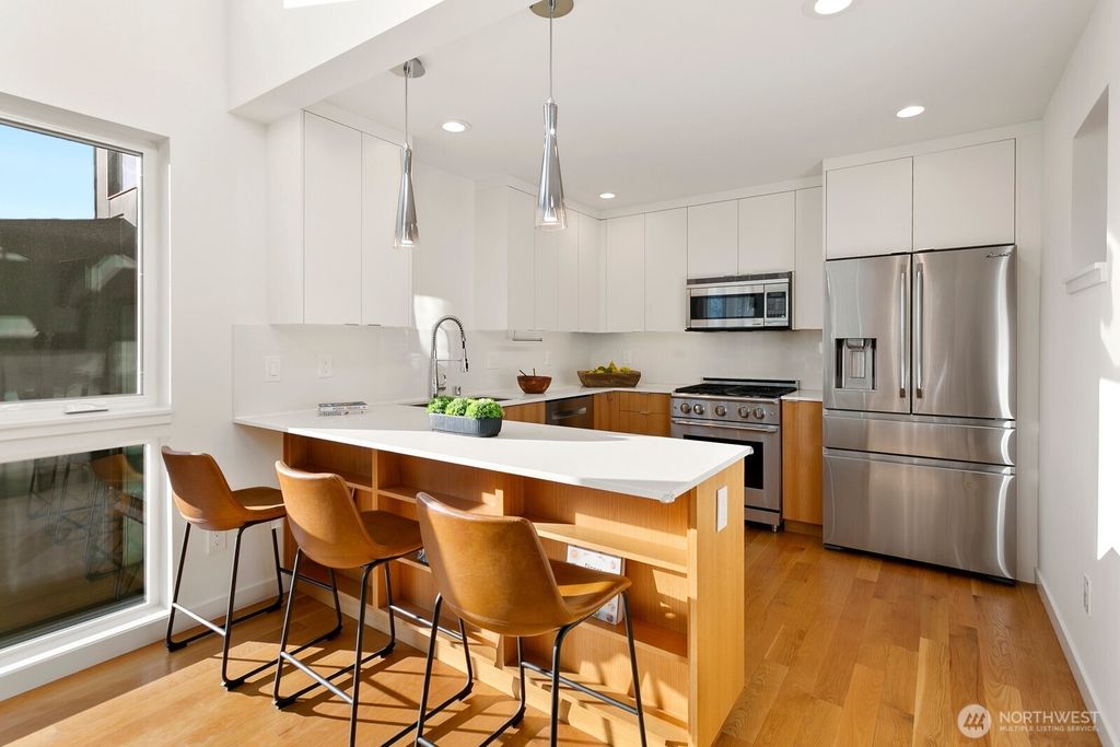 Photo of 3042 31st Avenue W, Seattle, WA 98199 (MLS # 2327385)