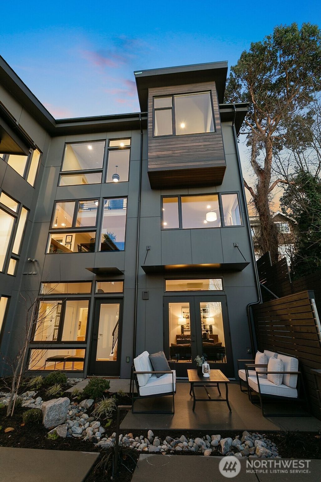 Photo of 3042 31st Avenue W, Seattle, WA 98199 (MLS # 2327385)