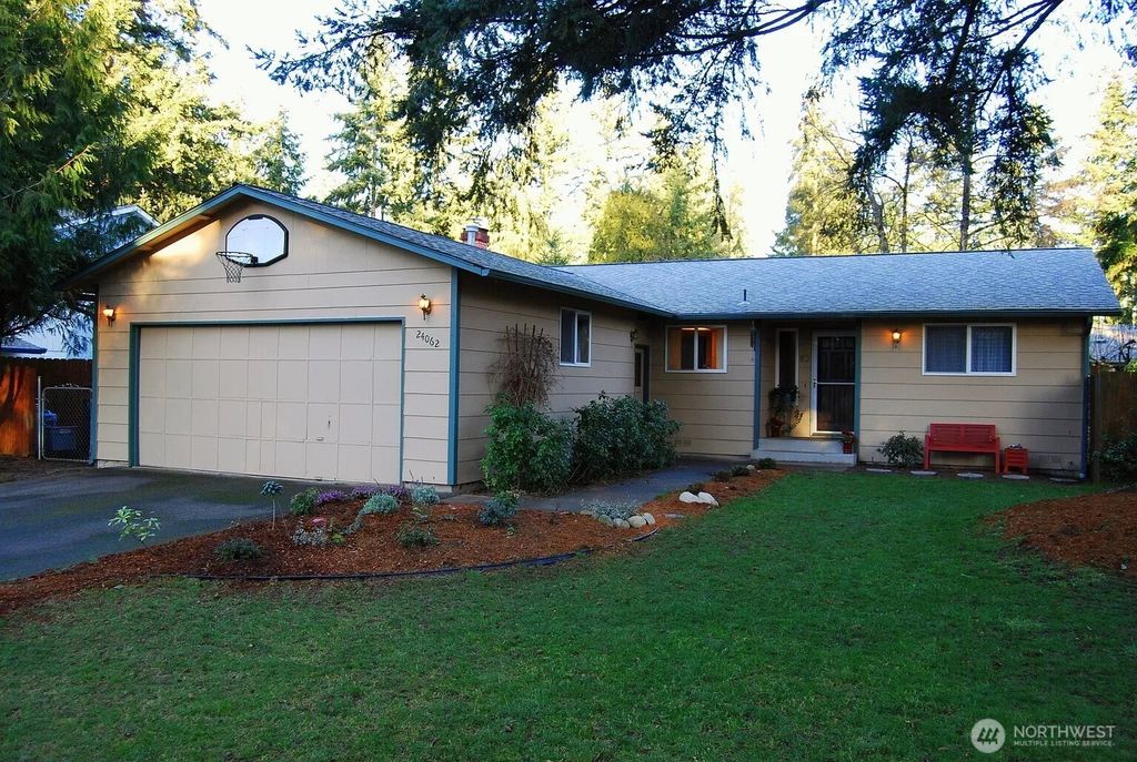 Photo of 24062 196th Place SE, Maple Valley, WA 98038 (MLS # 2352910)