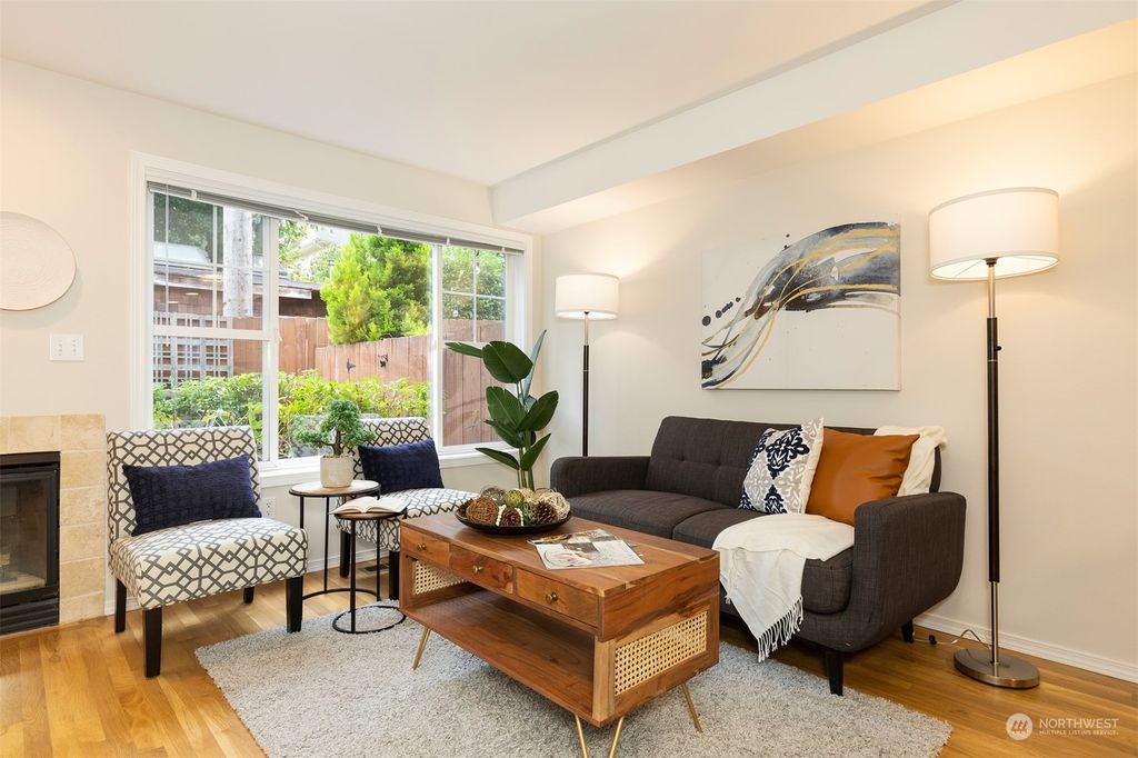 Photo of 5716 15th Avenue NE #B, Seattle, WA 98105 (MLS # 2003600)