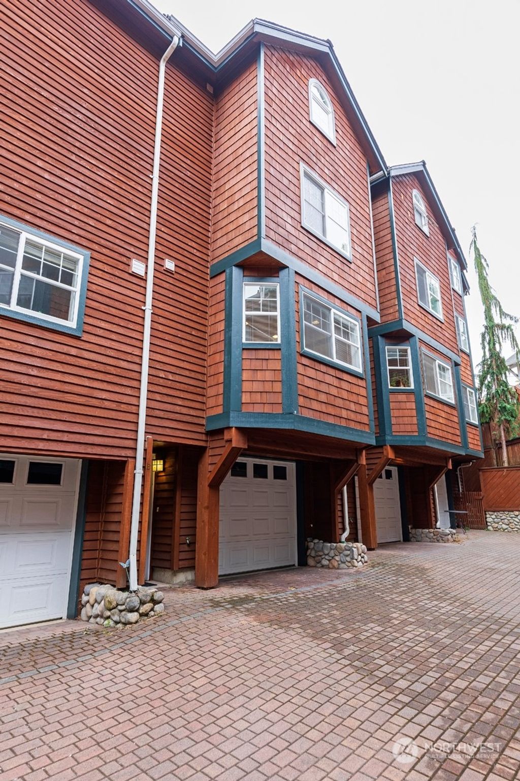 Photo of 5716 15th Avenue NE #B, Seattle, WA 98105 (MLS # 2003600)