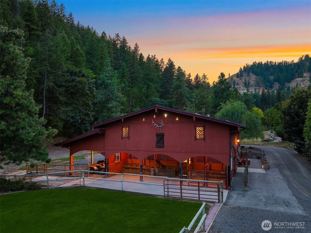Photo of 951 Willems Road, Cashmere, WA 98815 (MLS # 2517665)
