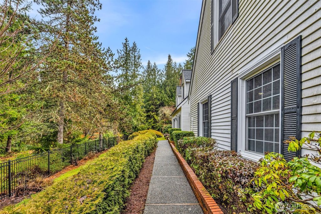 Photo of 21609 NE 4th Street, Sammamish, WA 98074 (MLS # 2485304)