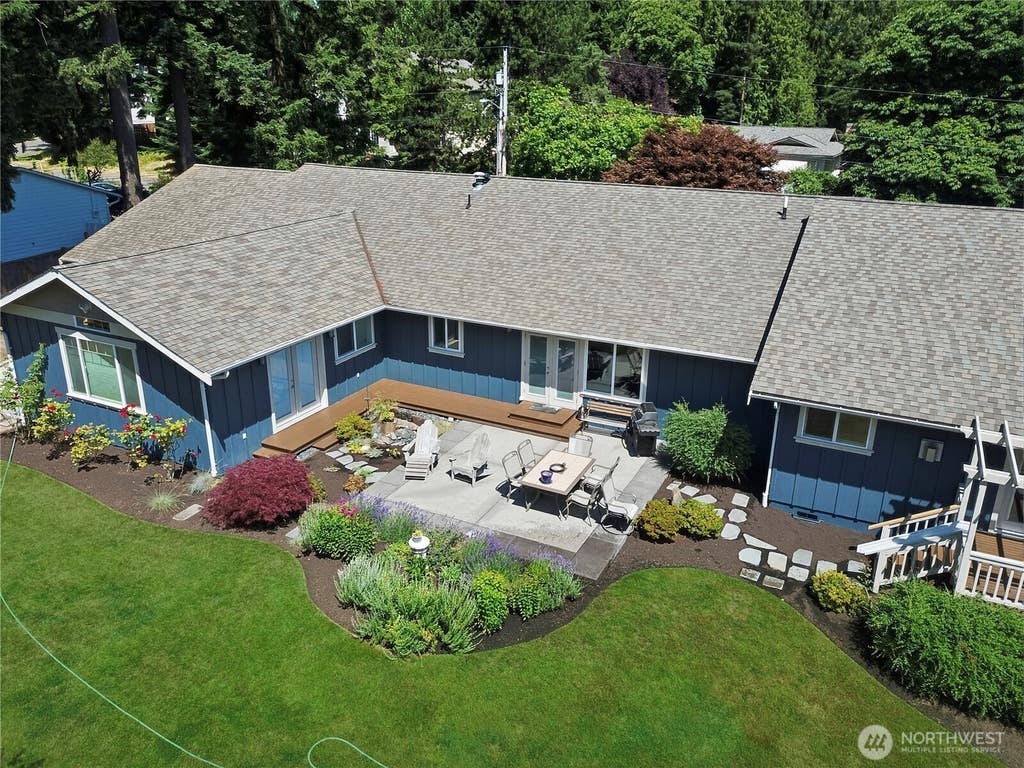 Photo of 8435 NE 147th Place, Kenmore, WA 98028 (MLS # 2540308)