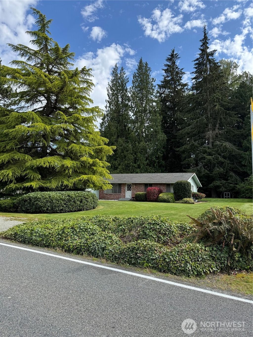 Photo of 2524 252nd Street NE Street NE, Arlington, WA 98223 (MLS # 2380611)
