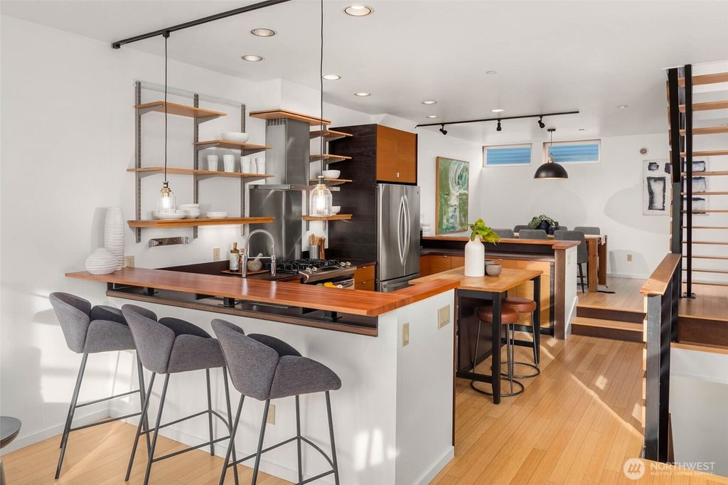 Photo of 1406 E Fir Street #A, Seattle, WA 98122 (MLS # 2339371)