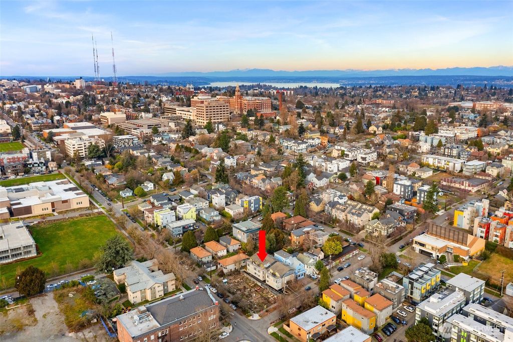 Photo of 1406 E Fir Street #A, Seattle, WA 98122 (MLS # 2339371)