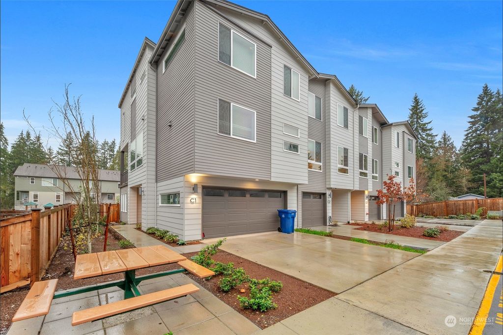 Photo of 13628 Manor Way #C3, Lynnwood, WA 98087 (MLS # 2184285)