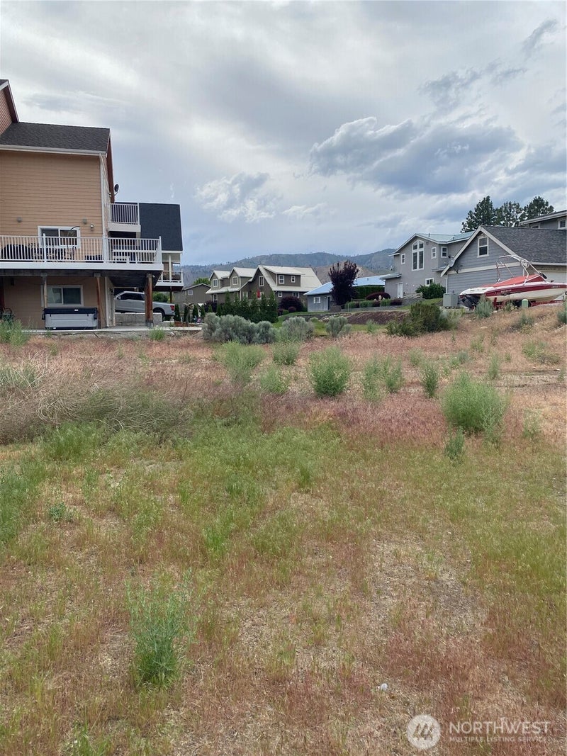 275 W Beach Drive
