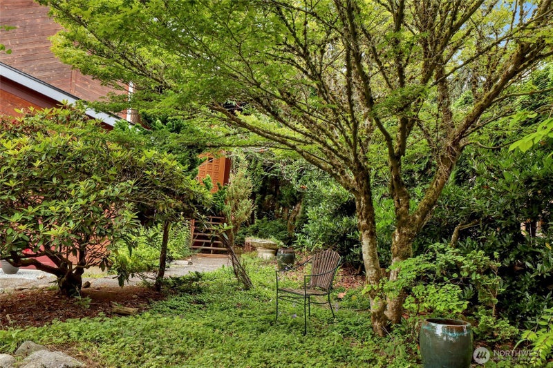 1225 Verona Street
