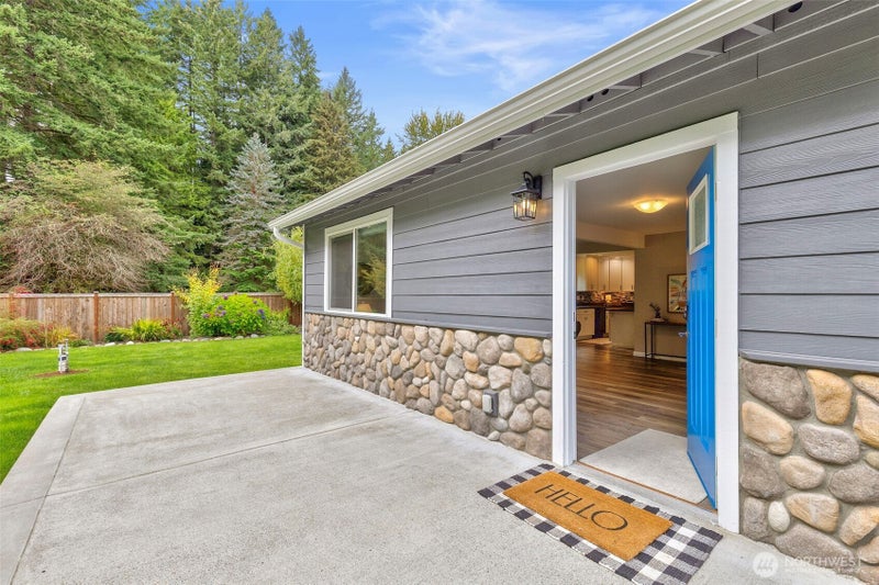 991 SW Berry Lake Road