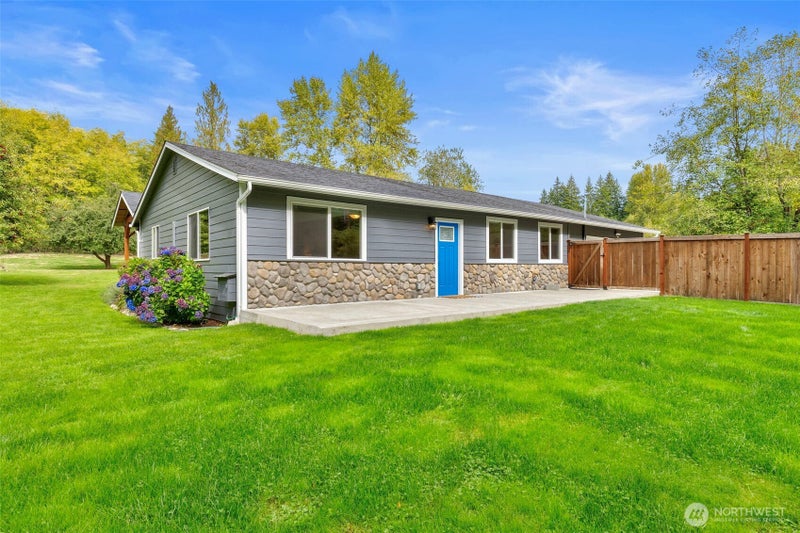 991 SW Berry Lake Road