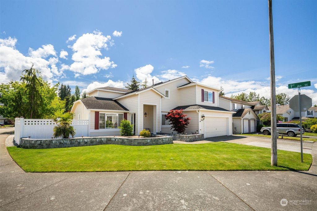 Photo of 5732 Parkview Lane, Everett, WA 98203 (MLS # 2245693)