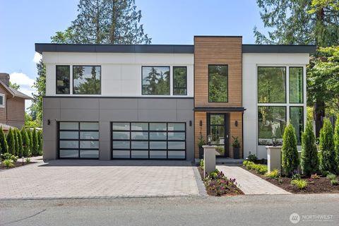 Photo of 7611 NE 12th Street, Medina, WA 98039 (MLS # 2355139)