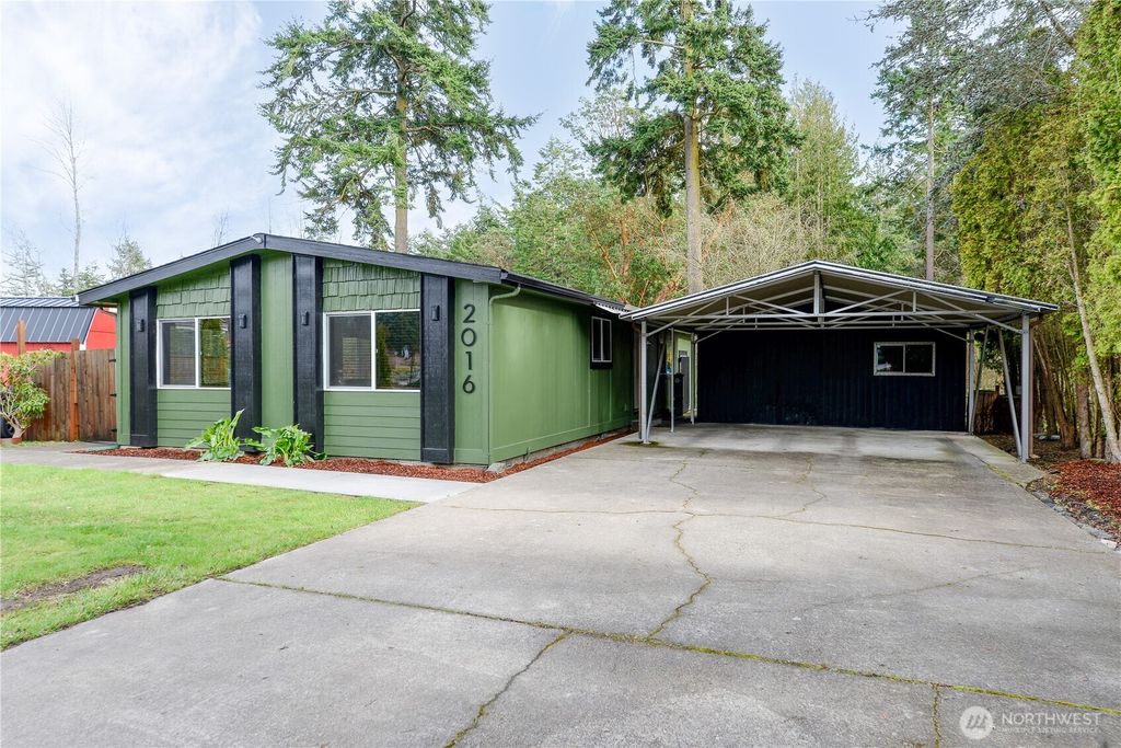 Photo of 2016 Queen Anne Pl Pl, Port Townsend, WA 98368 (MLS # 2477813)