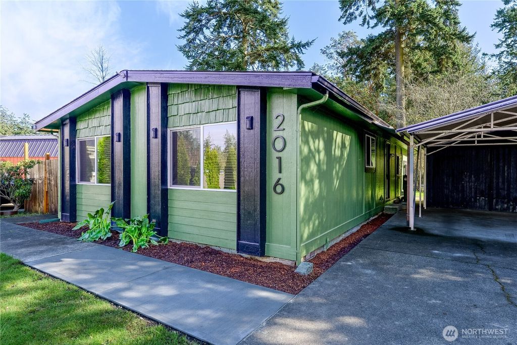 Photo of 2016 Queen Anne Pl Pl, Port Townsend, WA 98368 (MLS # 2477813)