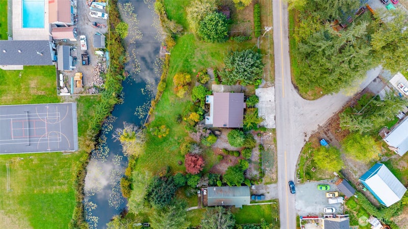 371 Lakeside Drive