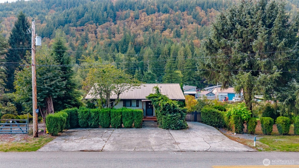 Photo of 371 Lakeside Drive, Sedro Woolley, WA 98284 (MLS # 2588247)