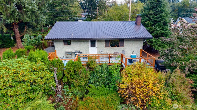 371 Lakeside Drive